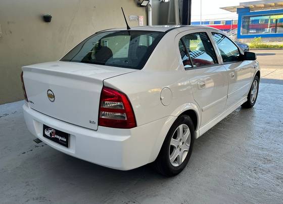 CHEVROLET ASTRA 2.0 MPFI ADVANTAGE SEDAN 8V FLEX 4P AUTOMÁTICO